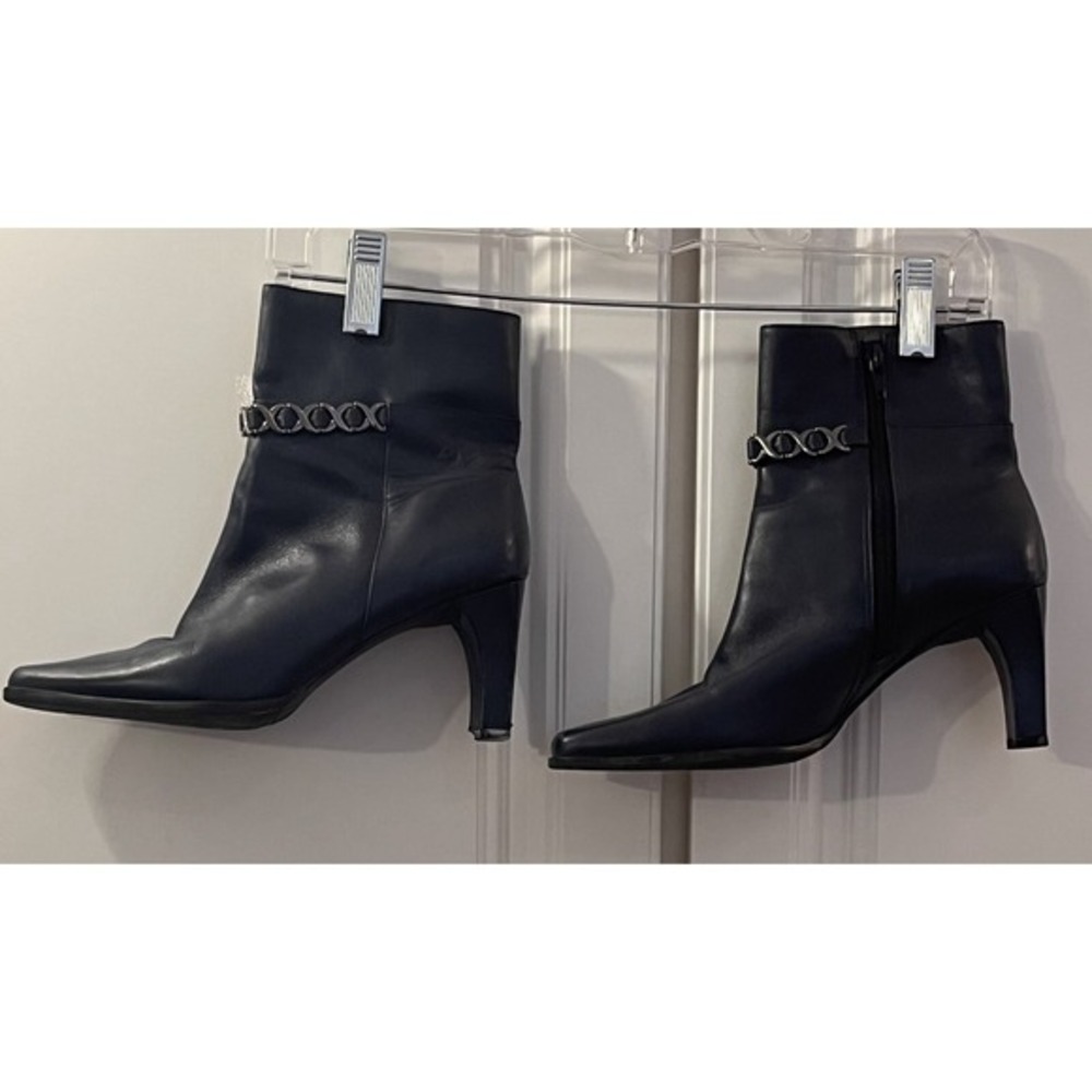 Fractal Navy Blue Leather Ankle Boots Pointed Toe Chain Detail Size 8.5M Brazil